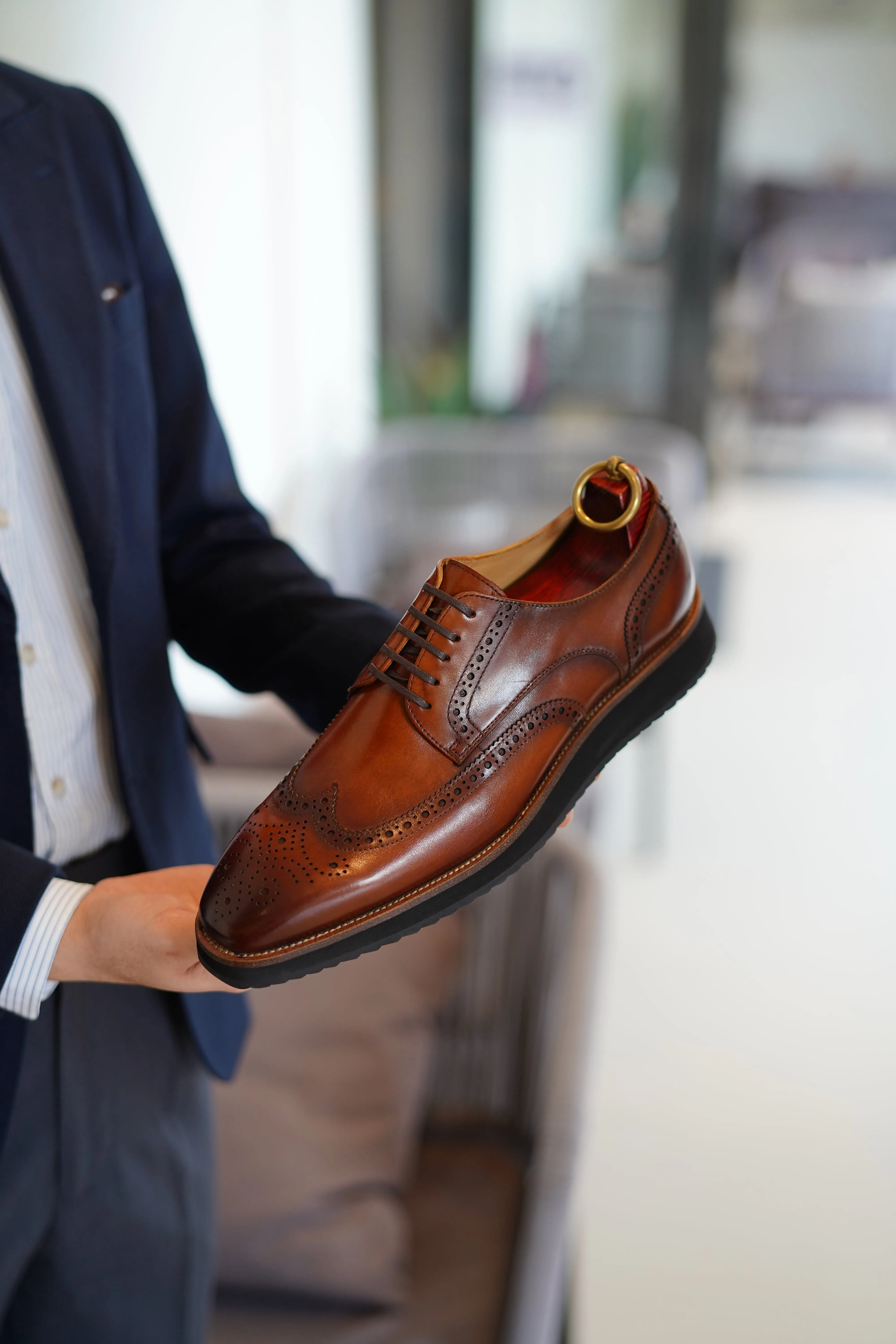 Cognac Virtuoso Polished Brown Brogue