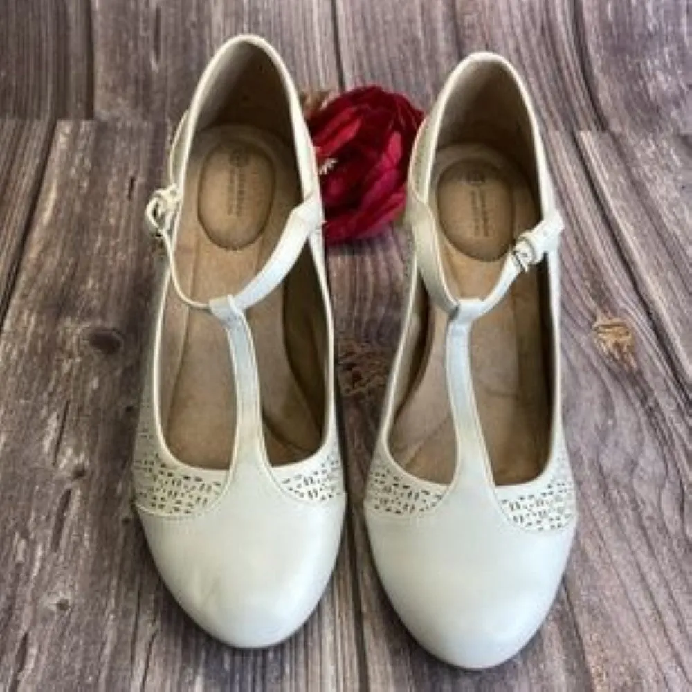 GIANI BERNINI Vineza White Leather Memory Foam Mary Jane Pumps 11M