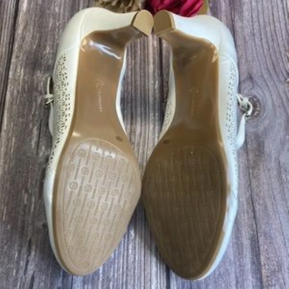 GIANI BERNINI Vineza White Leather Memory Foam Mary Jane Pumps 11M