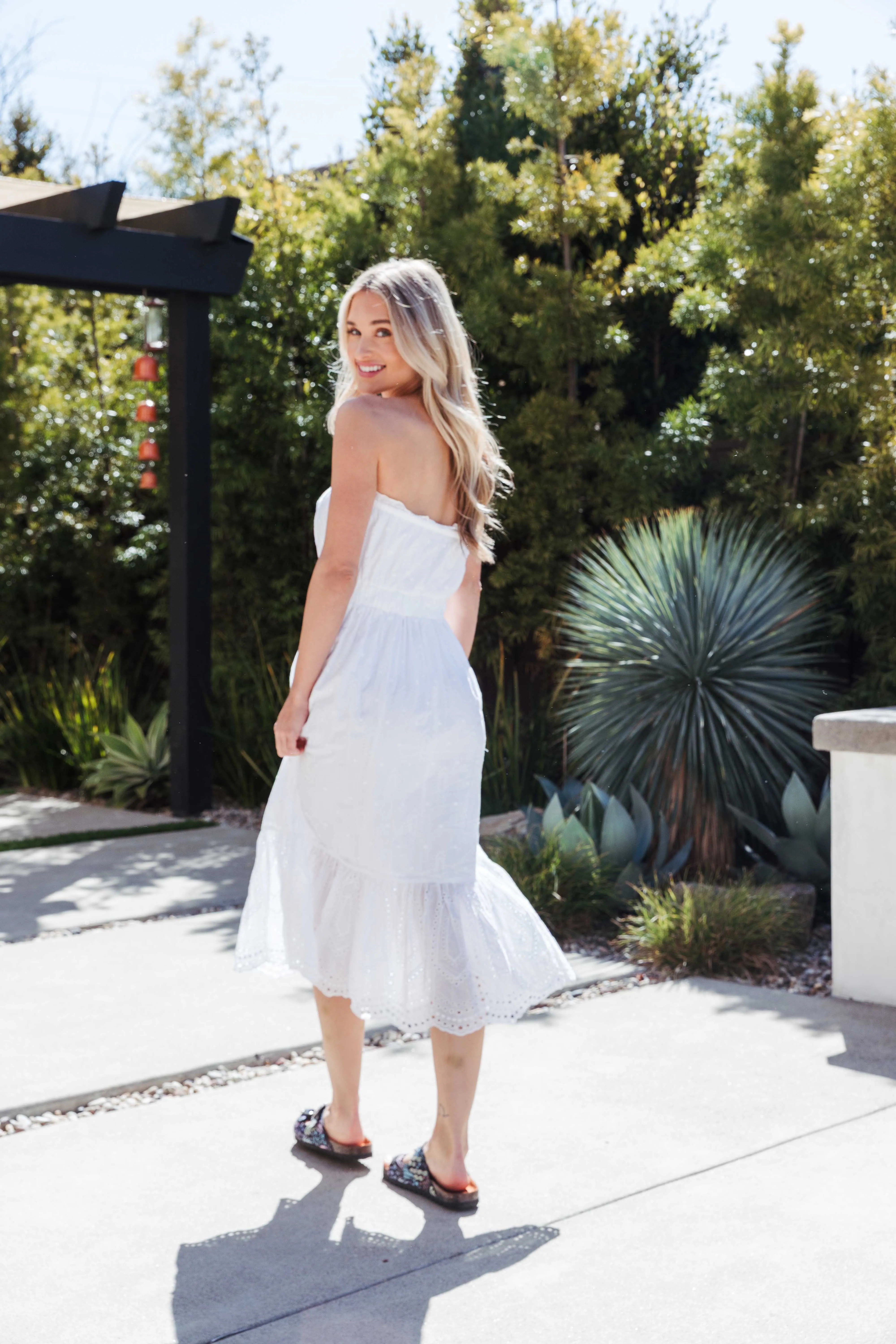 Loomi Buckle Sandal