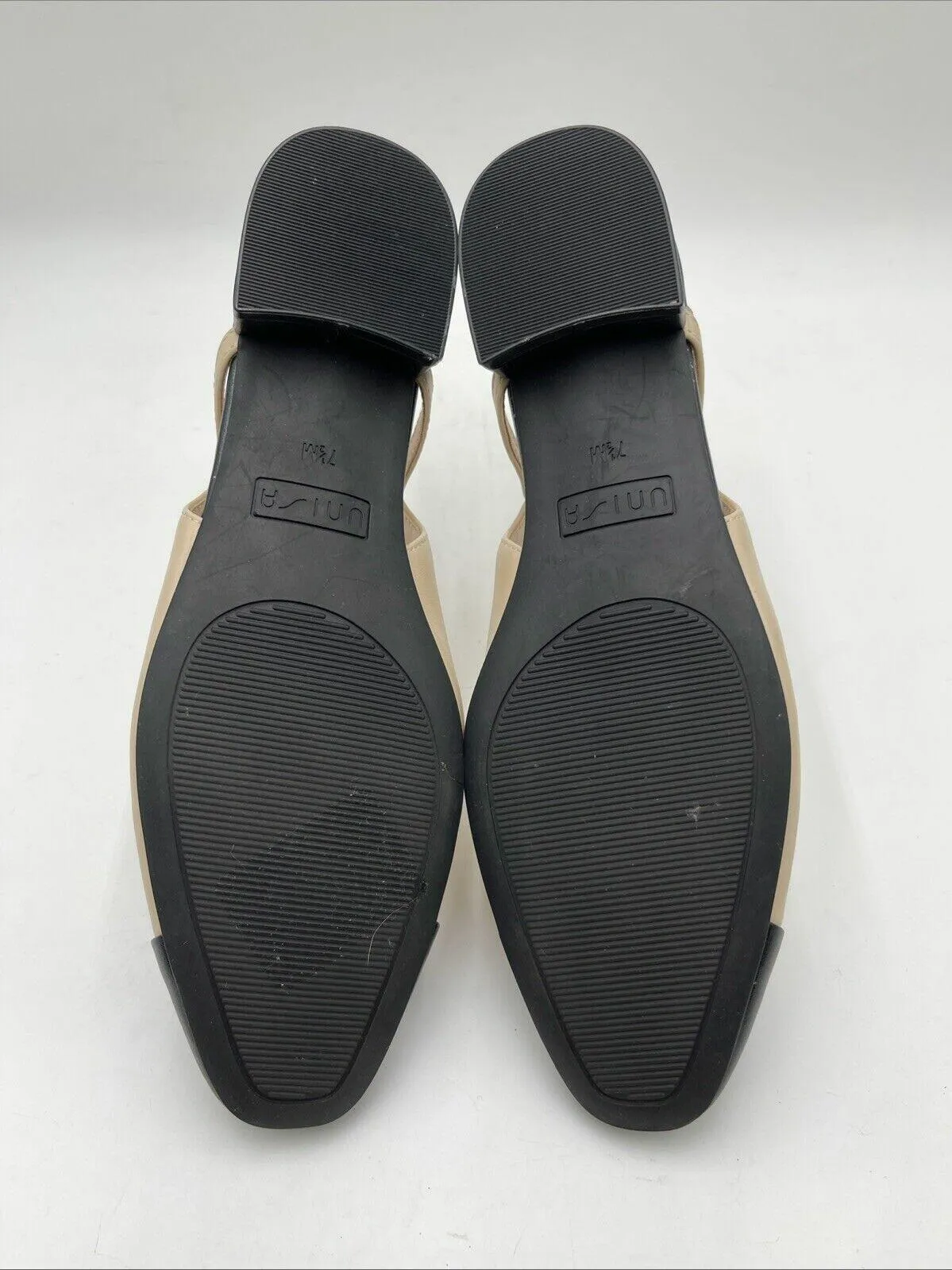 Women's Unisa Sadria Pumps Beige/Black Size 7.5M - Like New